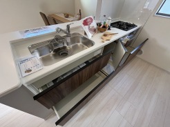 ☆キッチン同仕様写真☆
※同仕様写真のため、実際と異なる場合があります。