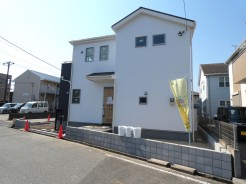 ☆永和住宅の現地販売会♪
信頼と安心の永和住宅。あなたの新しい一歩をサポートします。  
購入費用やローンの支払いに対する相談も承ります！  
お気軽にお問い合わせください。  