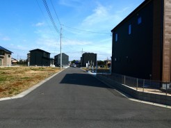 ◎永和住宅の現地販売会◎
前面道路、北側６ｍ