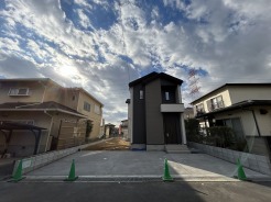 ■安心の建物10年瑕疵保証・地盤20年保証付きで、永く快適に暮らせる住まいです。