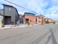 全2棟新築分譲、カースペース完備、全棟キッチングレードアップ仕様。生活利便性と快適性を兼ね備えた理想の住まいです。