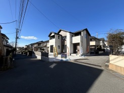 前面道路
◇東、南側道路4.0m公道。陽当たりの良い角地♪