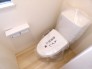☆1号棟：トイレ☆
◎1・2階に設置してあるお掃除がしやすいトイレ！節水使用なので水道代もかからず嬉しいですね♪